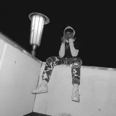 Glymm सुनें, म्यूज़िक वीडियो देखें, बायो पढ़ें, दौरे की तारीखें और बहुत कुछ देखें!