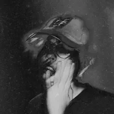 BBYDRUG을(를) 듣고, 뮤직 비디오를 보고, 약력을 읽고, 투어 일정 등을 확인하세요!