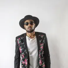 收听 Duece Marly、观看音乐视频、阅读小传、查看巡演日期等 ！