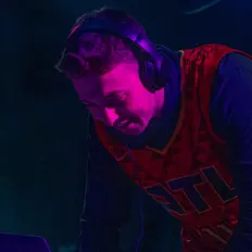 聆聽 Nick Galecki、觀看音樂影片、閱讀小傳、查看巡演日期等！