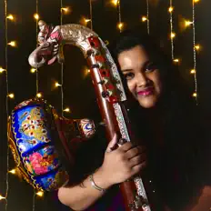 Veena Priyahを聴いたり、ミュージックビデオを鑑賞したり、経歴やツアー日程などを確認したりしましょう！