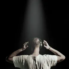 Hör dir Erkan Yavas an, schau dir Musikvideos an, lies die Biografie, finde Tourdaten und mehr!