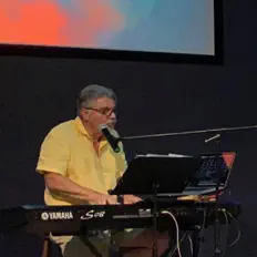 收听 Bob Evola、观看音乐视频、阅读小传、查看巡演日期等 ！