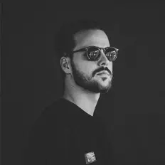 Hör dir Lucas Paiva an, schau dir Musikvideos an, lies die Biografie, finde Tourdaten und mehr!