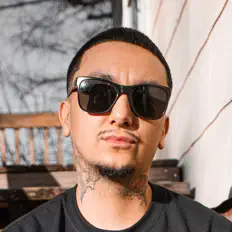 Jae Moを聴いたり、ミュージックビデオを鑑賞したり、経歴やツアー日程などを確認したりしましょう！