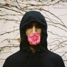 Ascolta Snacks, guarda video musicali, leggi la biografia, vedi le date del tour & altro!