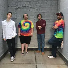 Ouve Komozo, vê vídeos de música, lê a biografia, vê as datas da digressão e muito mais!