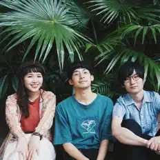 And Becauseを聴いたり、ミュージックビデオを鑑賞したり、経歴やツアー日程などを確認したりしましょう！