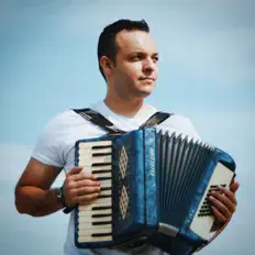 Poslechněte si interpreta Eddu, sledujte hudební videa, přečtěte si životopis, podívejte se na data turné a další informace.