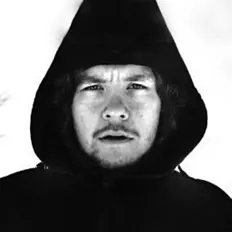 Pawelを聴いたり、ミュージックビデオを鑑賞したり、経歴やツアー日程などを確認したりしましょう！