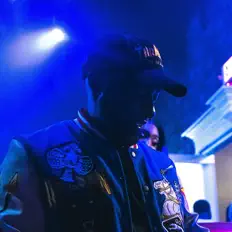 Dengarkan Young Ali, tonton video musik, baca bio, lihat tanggal tur & lainnya!