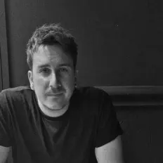 Dengarkan Robby Stone, tonton video musik, baca bio, lihat tanggal tur & lainnya!