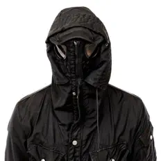 Hör dir We Have a Ghost an, schau dir Musikvideos an, lies die Biografie, finde Tourdaten und mehr!