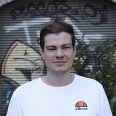 Poslechněte si interpreta CVR, sledujte hudební videa, přečtěte si životopis, podívejte se na data turné a další informace.