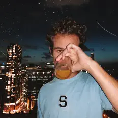 Poslechněte si interpreta ELLIPSIS., sledujte hudební videa, přečtěte si životopis, podívejte se na data turné a další informace.