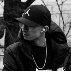 Escucha a CAN, mira videos musicales, lee su biografía, consulta las fechas de las gira y más.