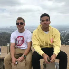 Ακούστε περιεχόμενο από Josh & Aus, παρακολουθήστε μουσικά βίντεο, διαβάστε το βιογραφικό, δείτε ημερομηνίες περιοδείας, και πολλά ακόμη!