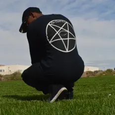 TheBlackDeath सुनें, म्यूज़िक वीडियो देखें, बायो पढ़ें, दौरे की तारीखें और बहुत कुछ देखें!