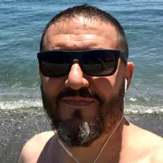 聆聽 J. Cañizares、觀看音樂影片、閱讀小傳、查看巡演日期等！