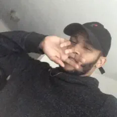 收听 Pazzo、观看音乐视频、阅读小传、查看巡演日期等 ！