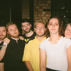 Luister naar itoldyouiwouldeatyou, bekijk muziekvideo's, lees de bio, bekijk de tourdata, en meer!