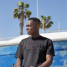 Escucha a Roby Roberto, mira vídeos musicales, lee la biografía, consulta fechas de giras y mucho más.