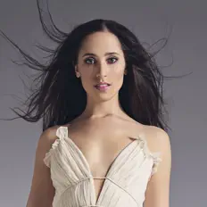 Elina Nechayeva सुनें, म्यूज़िक वीडियो देखें, बायो पढ़ें, दौरे की तारीखें और बहुत कुछ देखें!