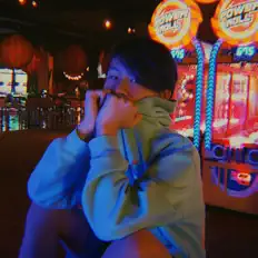 收听 Aaron Lee、观看音乐视频、阅读小传、查看巡演日期等 ！