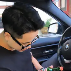 Kaxlorを聴いたり、ミュージックビデオを鑑賞したり、経歴やツアー日程などを確認したりしましょう！