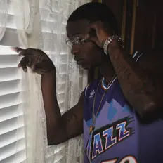 Spo$E을(를) 듣고, 뮤직 비디오를 보고, 약력을 읽고, 투어 일정 등을 확인하세요!