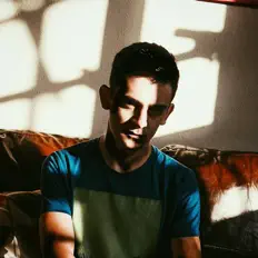 Poslechněte si interpreta TheSwiftHD, sledujte hudební videa, přečtěte si životopis, podívejte se na data turné a další informace.