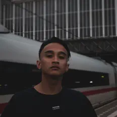 聆聽 Henri Victory、觀看音樂影片、閱讀小傳、查看巡演日期等！