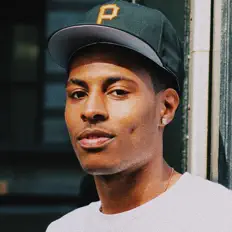 Escucha a Joel Angus, mira videos musicales, lee su biografía, consulta las fechas de las gira y más.