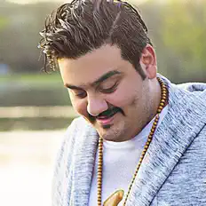 Amirhossein Eftekhariを聴いたり、ミュージックビデオを鑑賞したり、経歴やツアー日程などを確認したりしましょう！