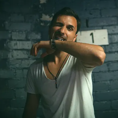 Listen to Erdinç, watch music videos, read bio, see tour dates & more!