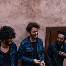 Listen to Facção Caipira, watch music videos, read bio, see tour dates & more!