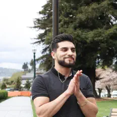 GUADAを聴いたり、ミュージックビデオを鑑賞したり、経歴やツアー日程などを確認したりしましょう！