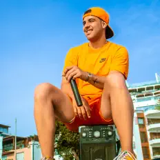 收听 Moussa、观看音乐视频、阅读小传、查看巡演日期等 ！