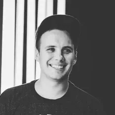 Poslechněte si interpreta Денис Никитин, sledujte hudební videa, přečtěte si životopis, podívejte se na data turné a další informace.