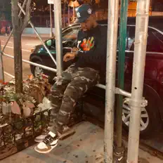 Ouve Monk, vê vídeos de música, lê a biografia, vê as datas da digressão e muito mais!