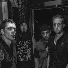 Hör dir Deathdodger an, schau dir Musikvideos an, lies die Biografie, finde Tourdaten und mehr!