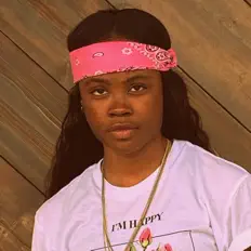 Hör dir RAMBO KAY an, schau dir Musikvideos an, lies die Biografie, finde Tourdaten und mehr!