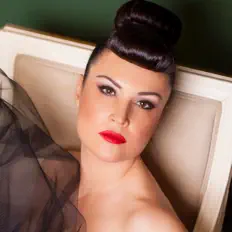 Ouça Yana Kay, assista a videoclipes, leia a biografia, veja as datas das turnês e mais!