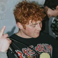 Ouça Pelee Ashes, assista a videoclipes, leia a biografia, veja as datas das turnês e mais!