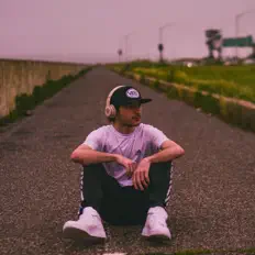 Posłuchaj wykonawcy G. Linea, obejrzyj teledyski, przeczytaj biografię, zobacz daty tras koncertowych i nie tylko!