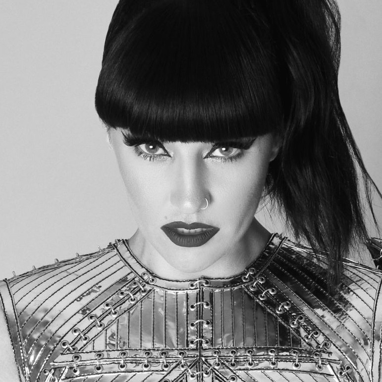 Tara McDonald artist photo
