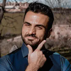 BAZ을(를) 듣고, 뮤직 비디오를 보고, 약력을 읽고, 투어 일정 등을 확인하세요!