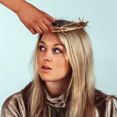 Escucha a Lucy Whittaker, mira videos musicales, lee su biografía, consulta las fechas de las gira y más.