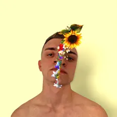 MUKIWAを聴いたり、ミュージックビデオを鑑賞したり、経歴やツアー日程などを確認したりしましょう！