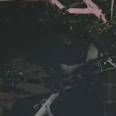 收听 Loneribs、观看音乐视频、阅读小传、查看巡演日期等 ！